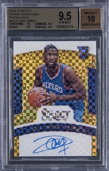 2014-15 Panini Select Rookie Signatures Prizms Gold #RSJE Joel Embiid Signed Rookie Card (#08/10) - BGS GEM MINT 9.5/BGS 10